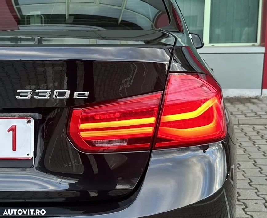 BMW Seria 3 330e iPerformance Advantage - 35