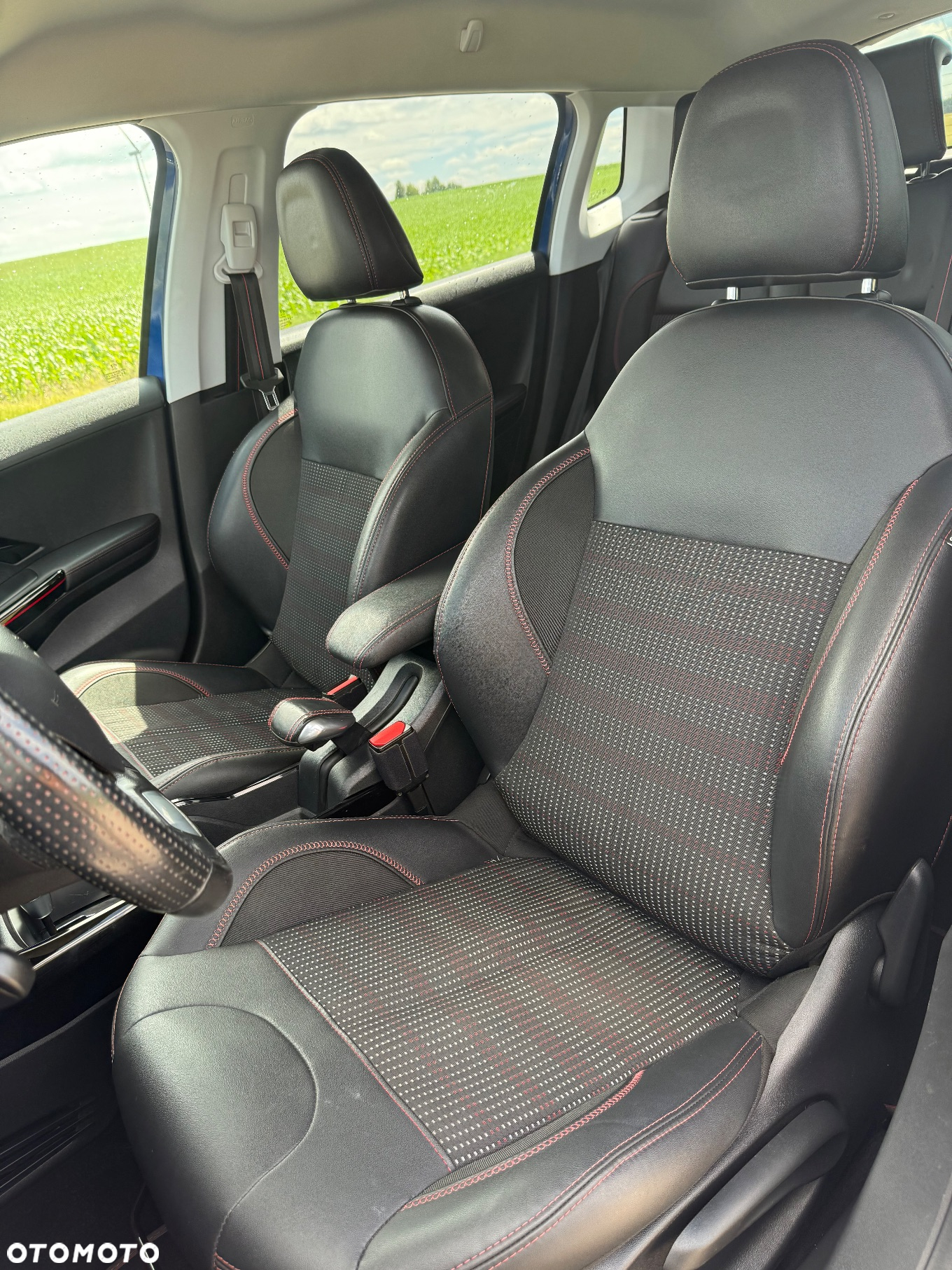 Peugeot 2008 1.2 PureTech GT Line S&S EAT8 - 13