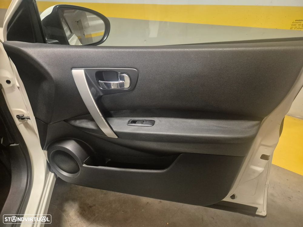 Nissan Qashqai +2 1.5 dCi Tekna Premium 17 - 38