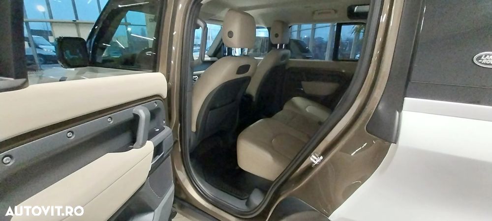 Land Rover Defender - 17