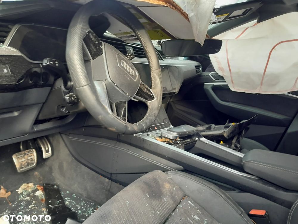 Audi Q8 55 TFSIe quattro tiptronic - 3