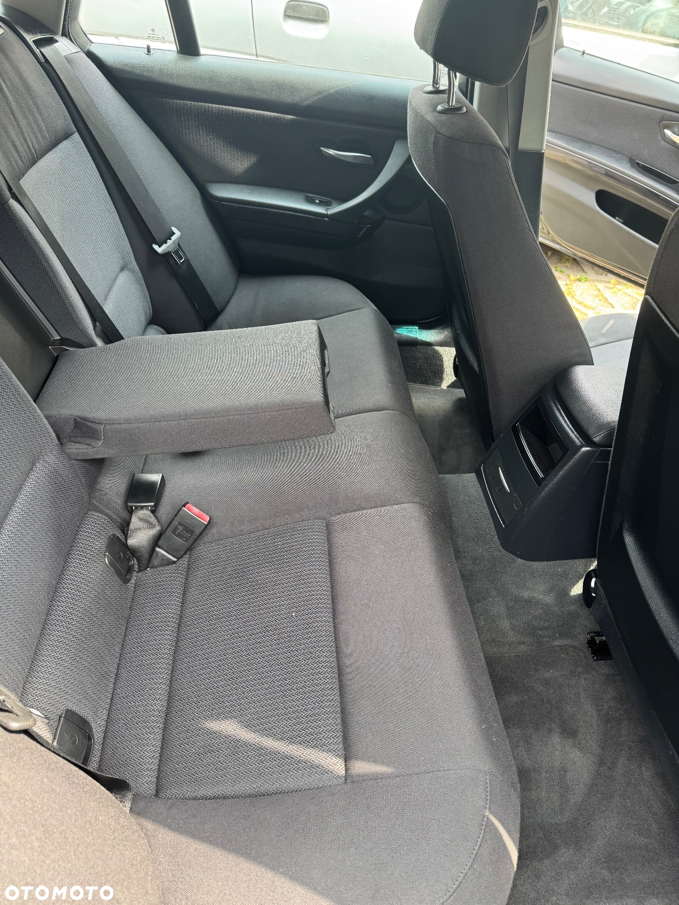 BMW Seria 3 318d DPF Touring - 16