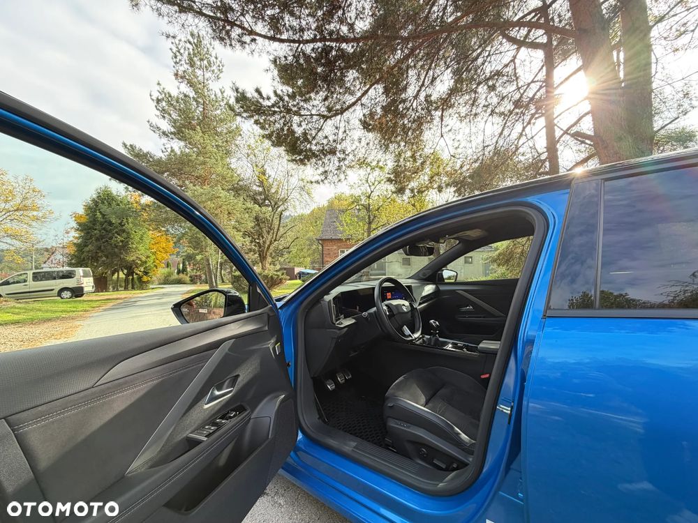 Opel Astra 1.2 T GS Line S&S - 13