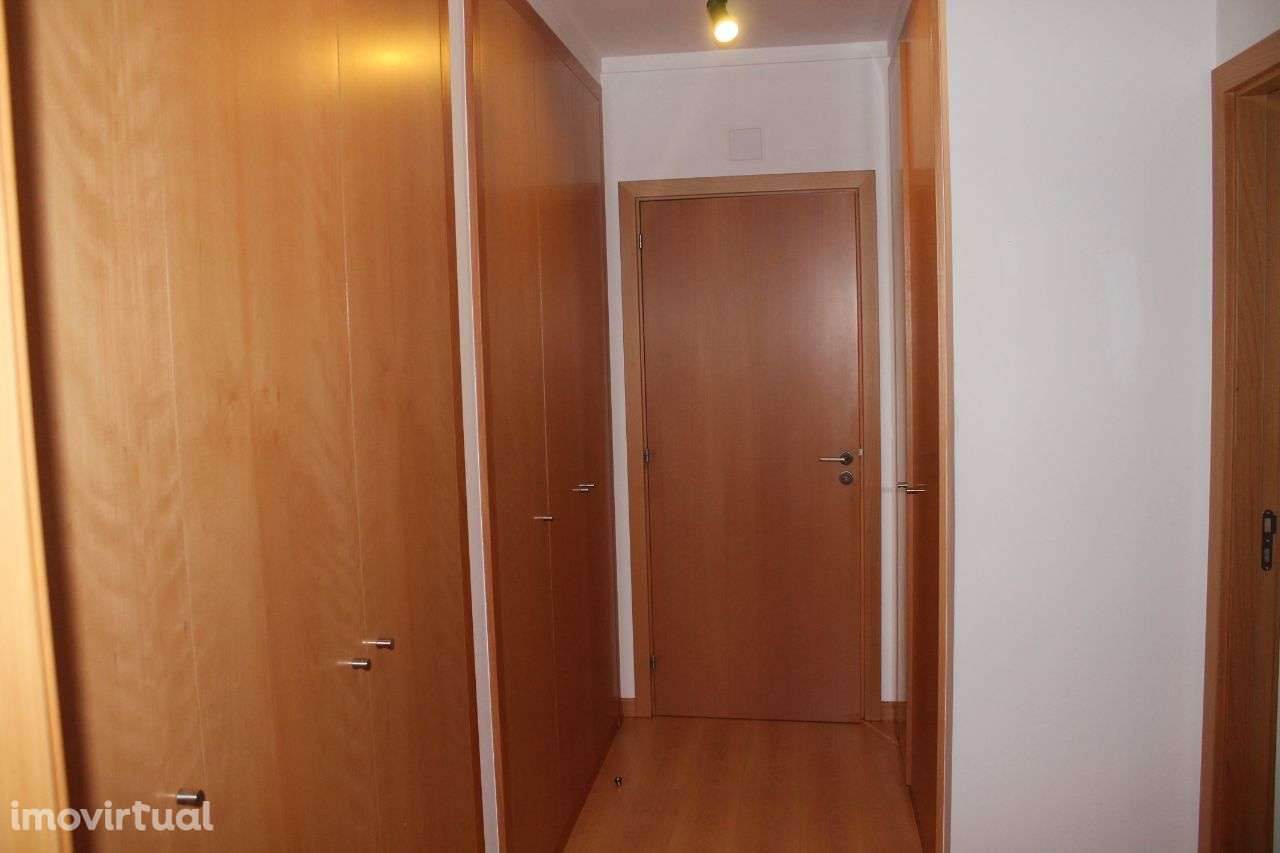 T2 em Lisboa | garagem | arrecadação | 5 roupeiros - Grande imagem: 5/16