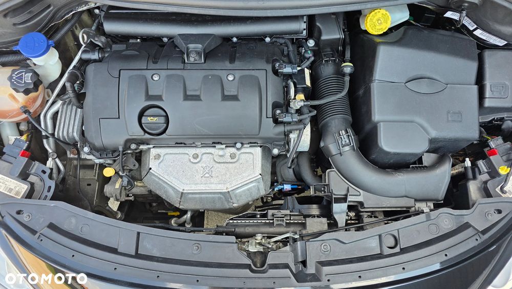 Peugeot 207 CC 1.6 Intense - 24