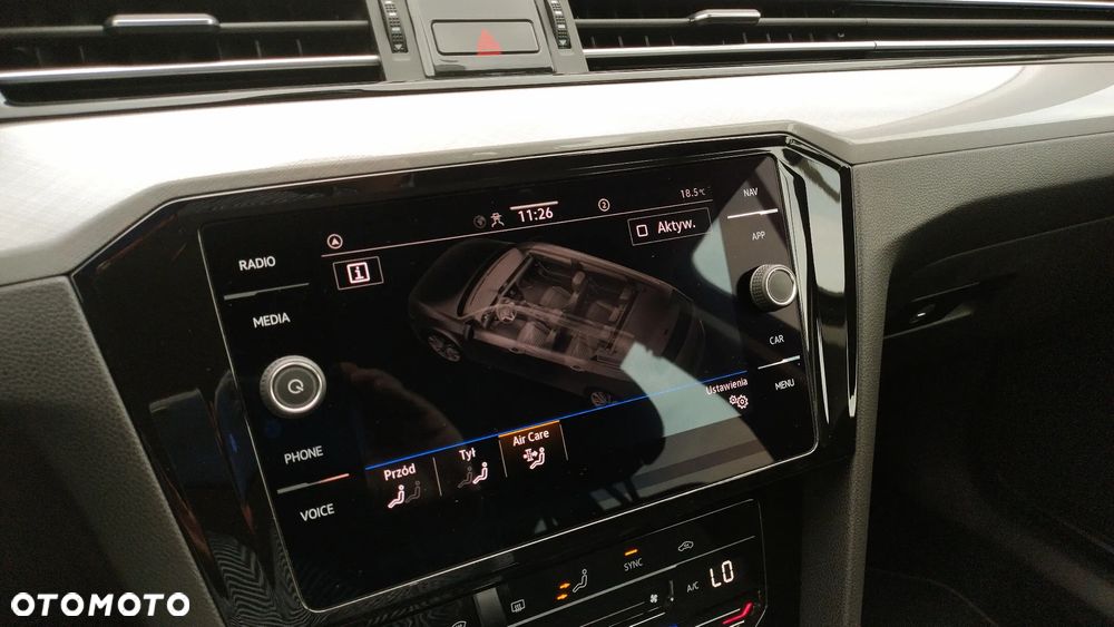 Volkswagen Passat 2.0 TSI Business DSG - 17