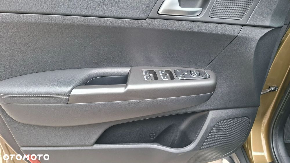 Kia Sportage - 16