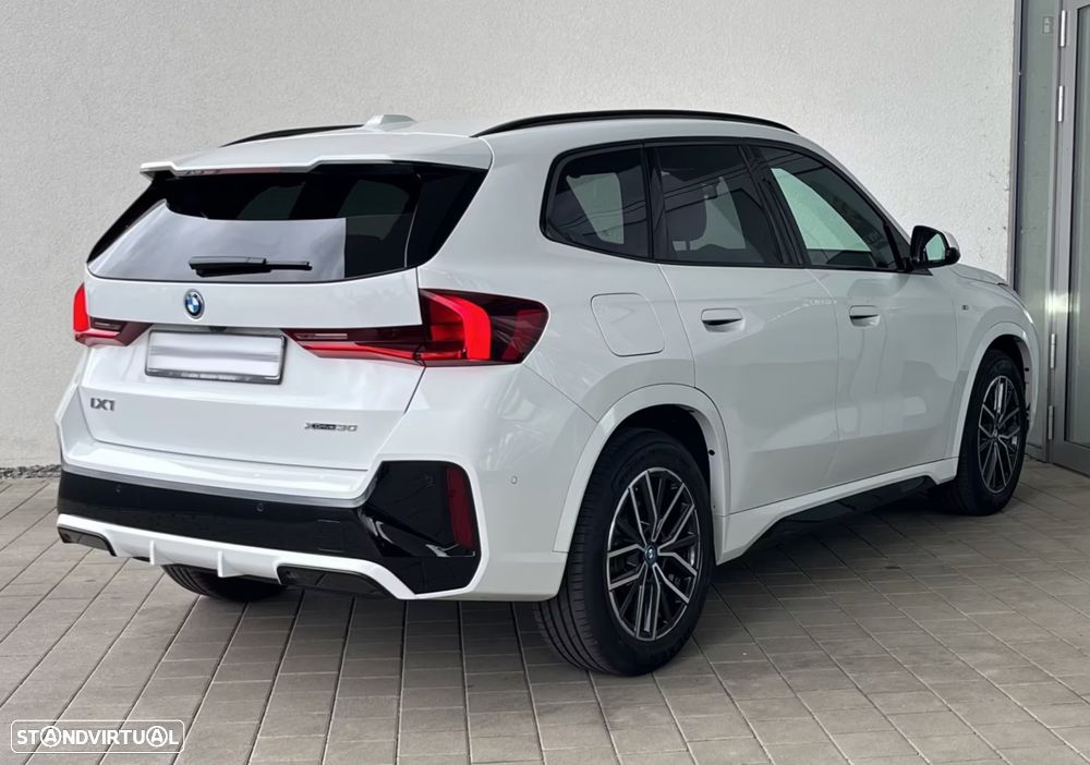 BMW iX1 xDrive30 M Sport Pack - 2