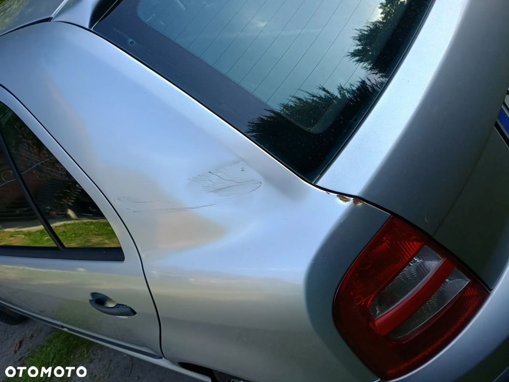Skoda Fabia 1.4 16V Comfort - 13