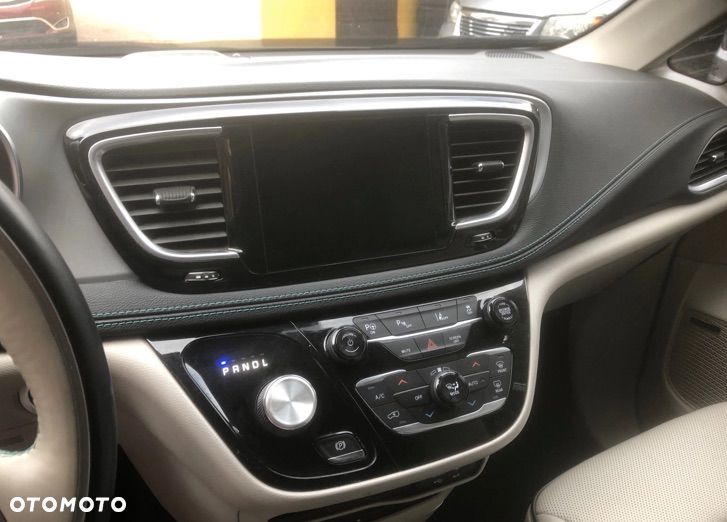 Chrysler Pacifica - 7