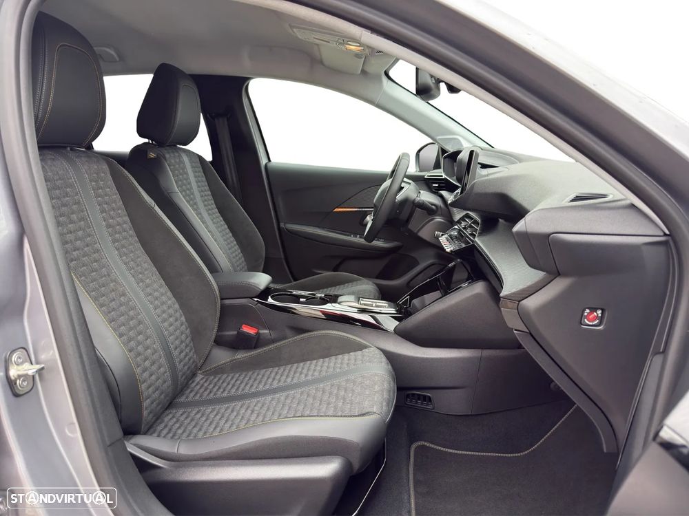 Peugeot e-208 Allure - 16