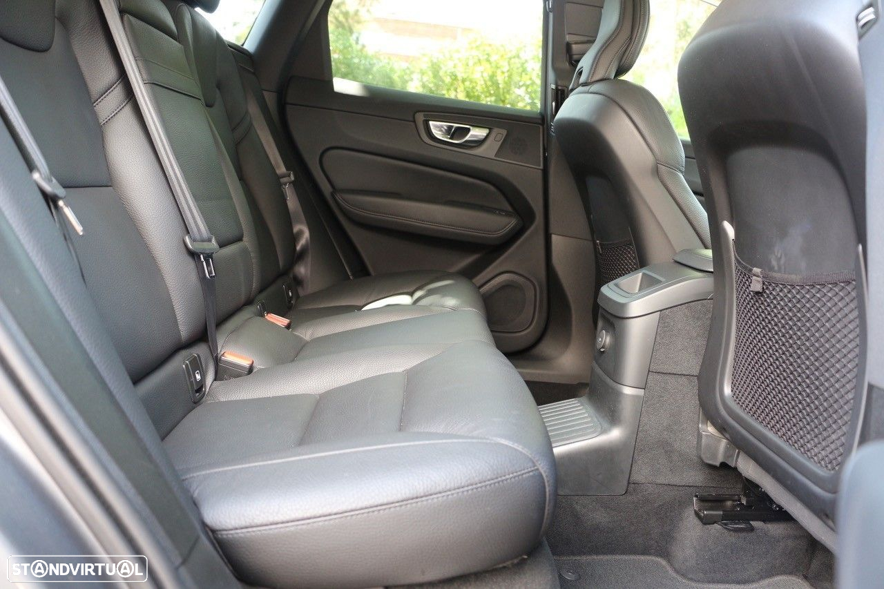 Volvo XC 60 2.0 T6 PHEV Inscription AWD - 23