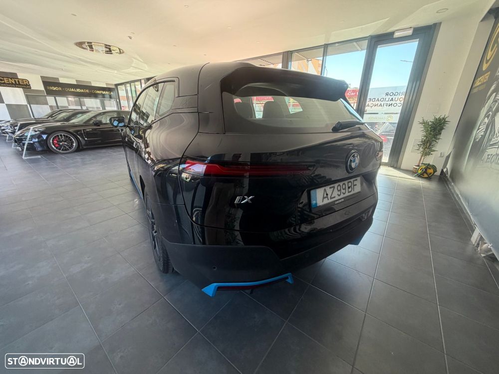BMW iX xDrive 40 Pack Desportivo - 16