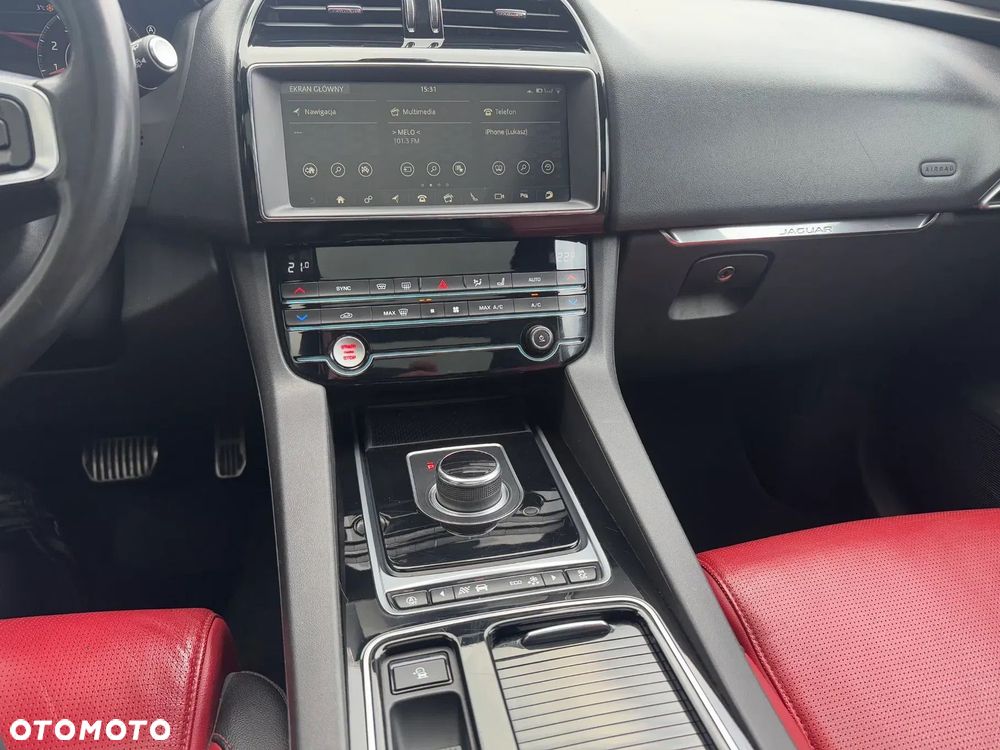 Jaguar F-Pace 25t AWD Prestige - 8