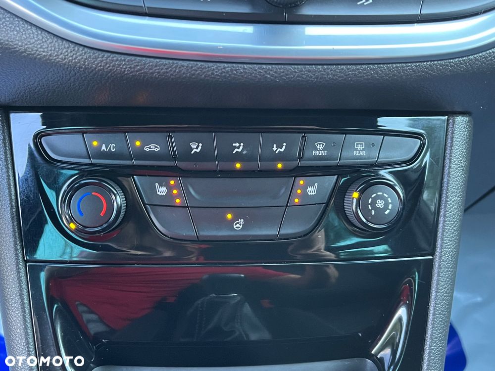 Opel Astra 1.4 Turbo Business - 19