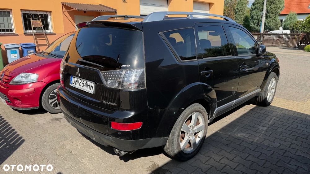 Mitsubishi Outlander - 4