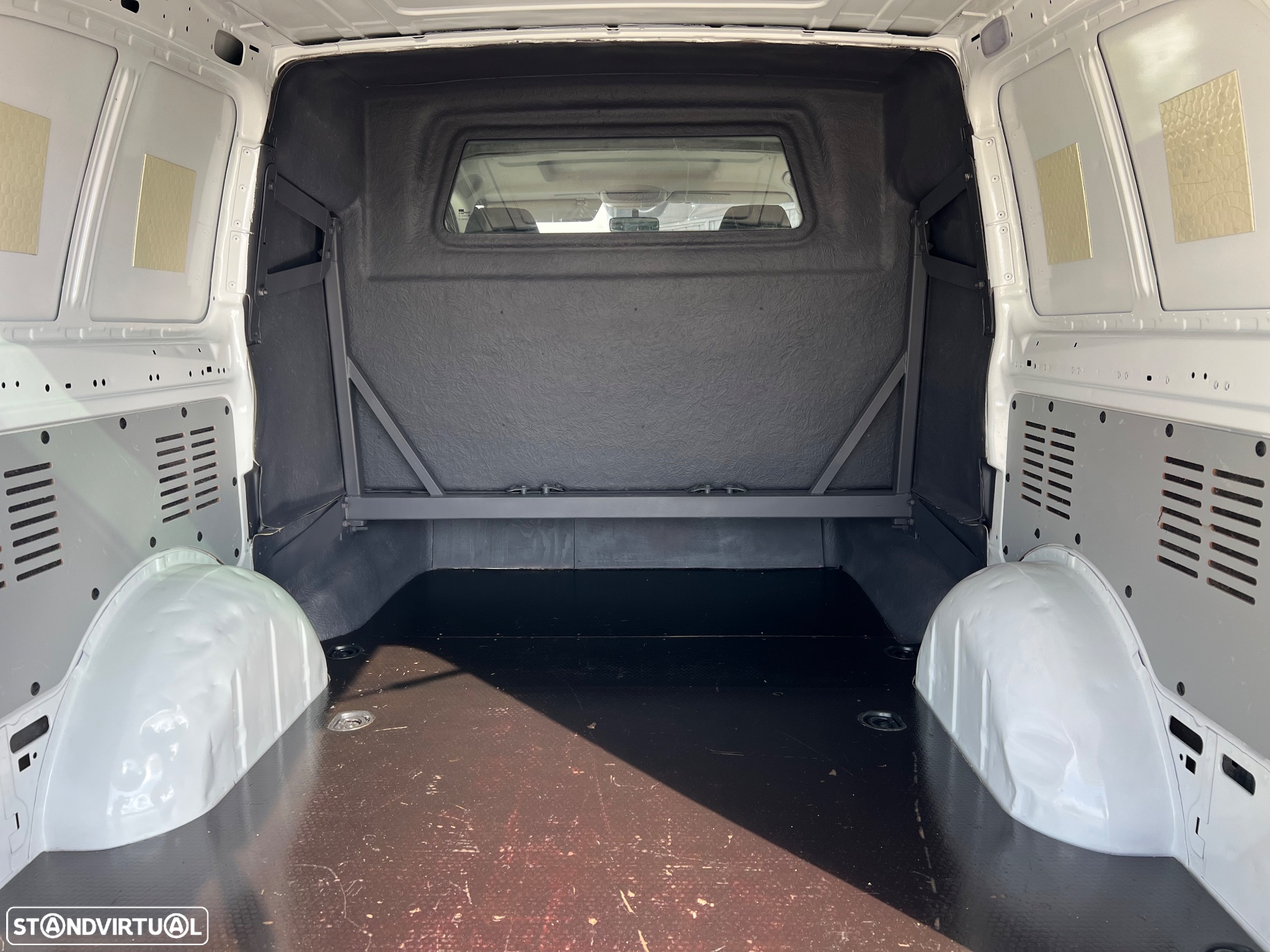 Mercedes-Benz Vito long 5-6 lugares - 9