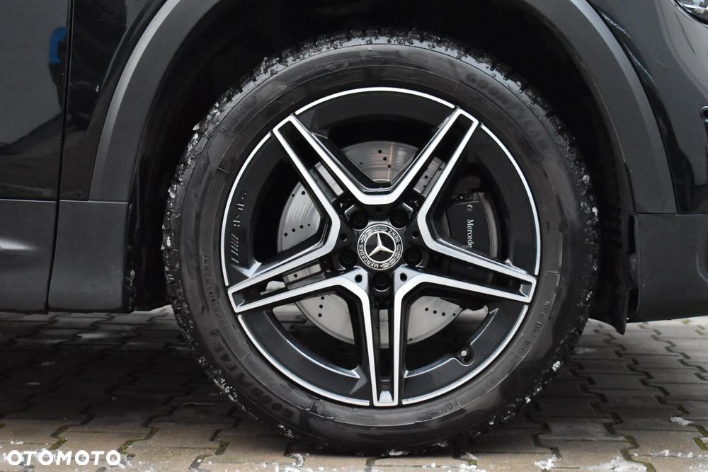 Mercedes-Benz GLB - 10