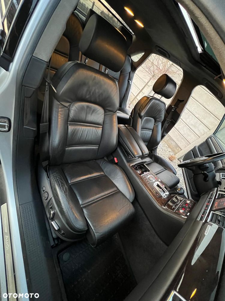 Audi A8 4.2 Quattro - 16