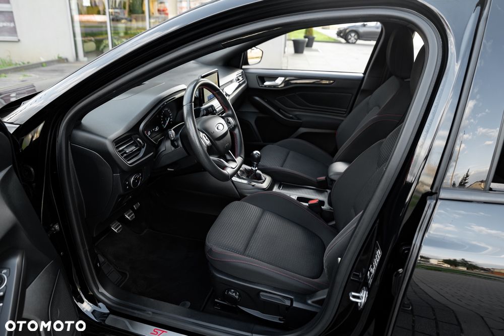 Ford Focus 1.0 EcoBoost ST-Line X - 19
