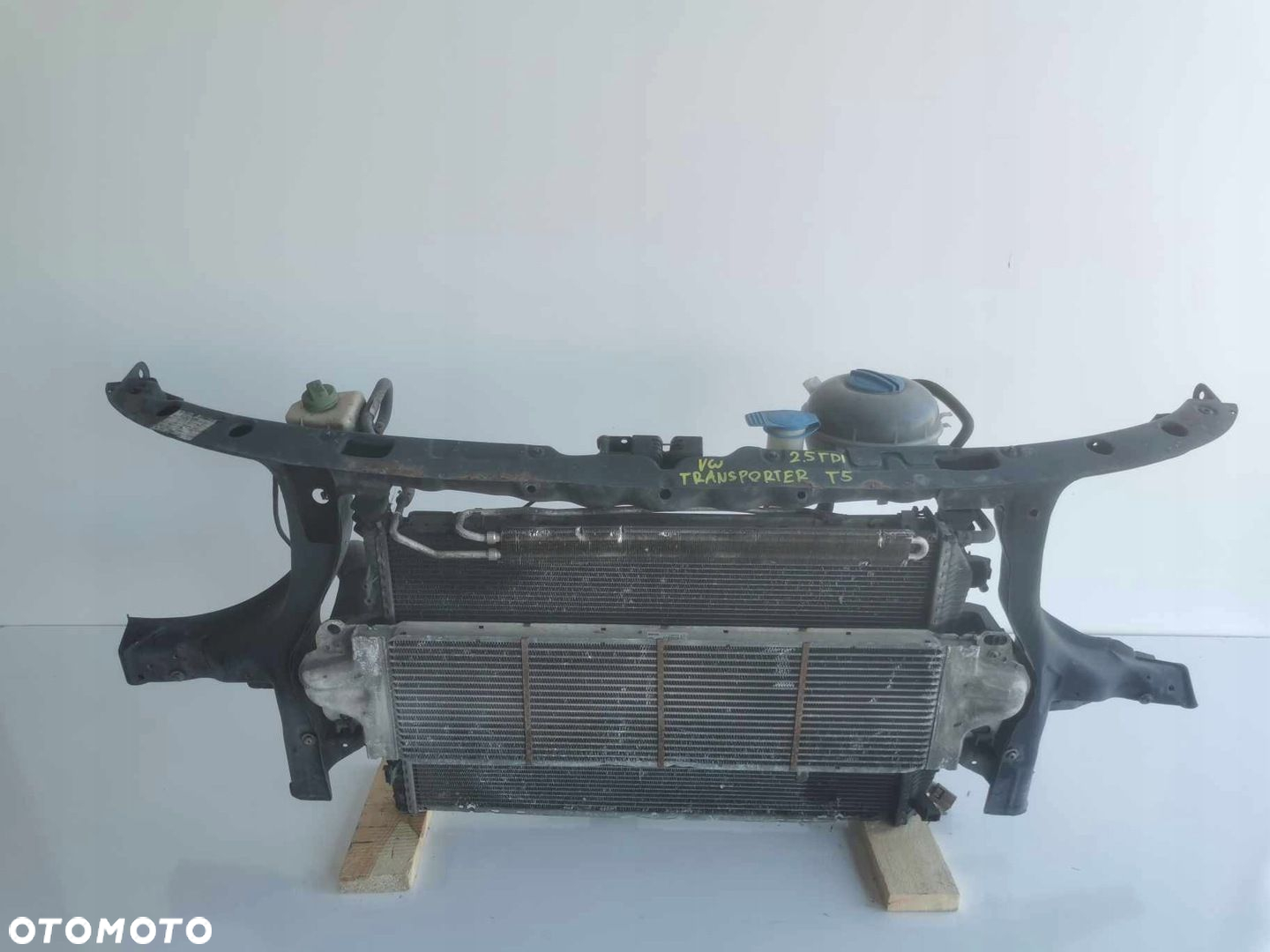 PAS PRZEDNI CHŁODNICA VW TRANSPORTER T5 2.5 TDI - 4