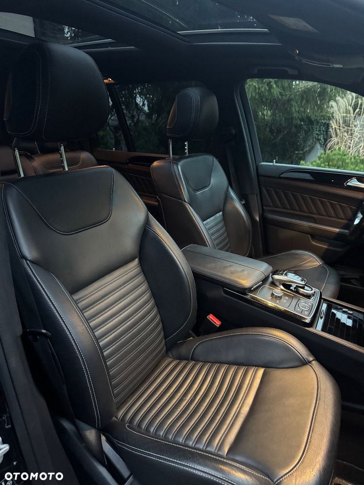 Mercedes-Benz GLS - 23