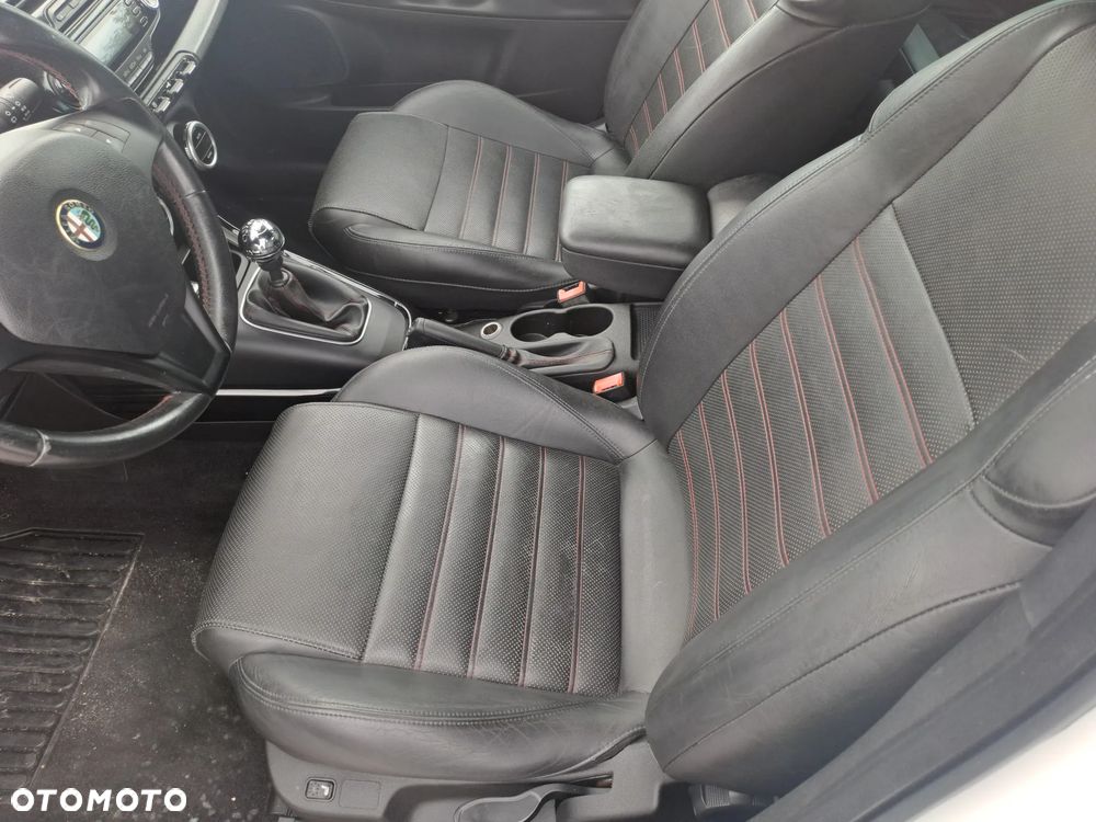 Alfa Romeo Giulietta 1.4 TB MultiAir Exclusive - 7