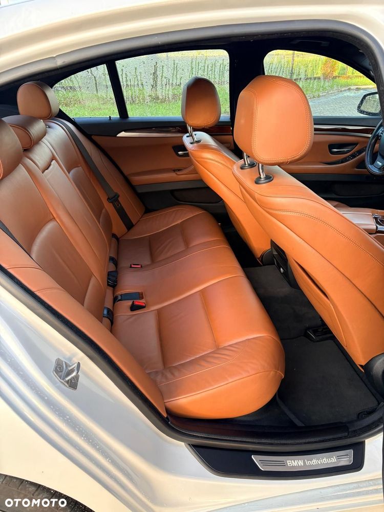 BMW Seria 5 535i xDrive Sport-Aut Luxury Line - 22