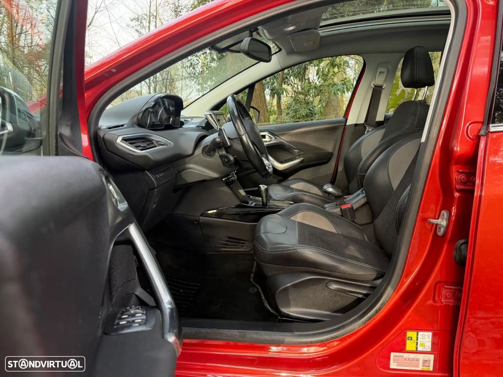 Peugeot 2008 1.2 PureTech Allure EAT6 - 12