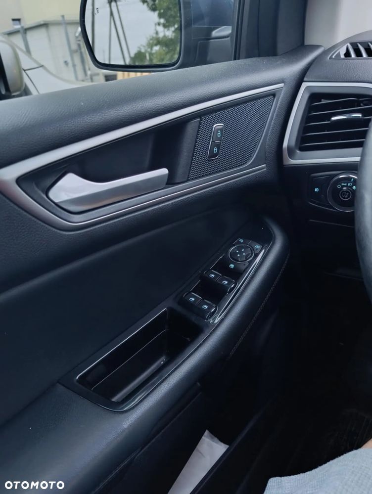 Ford Edge - 10