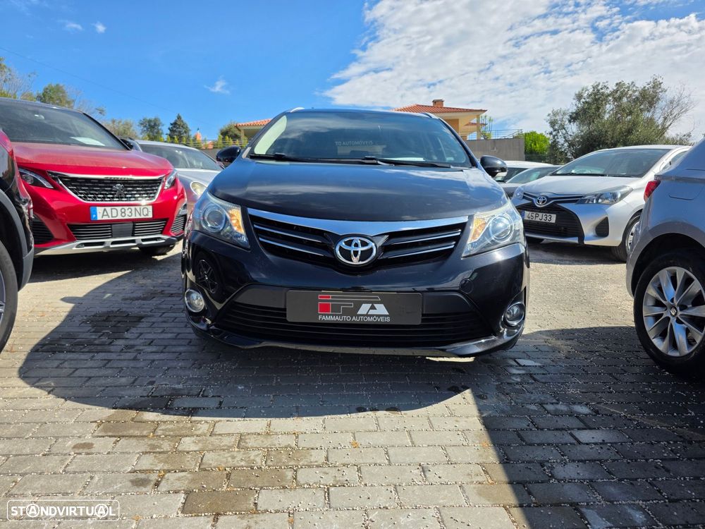 Toyota Avensis Touring Sports 2.0 D-4D Luxury - 2