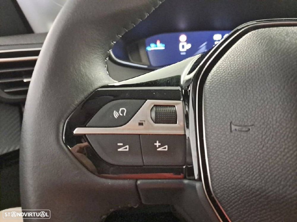 Peugeot 208 - 16