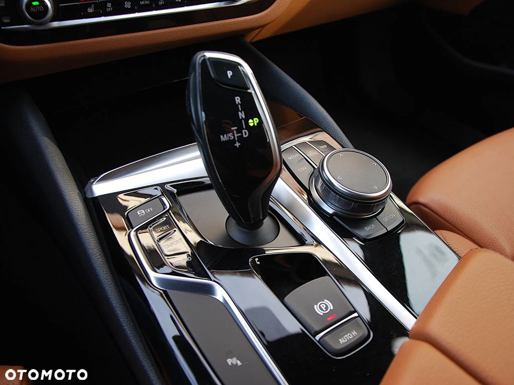 BMW Seria 5 520d xDrive M Sport sport - 24