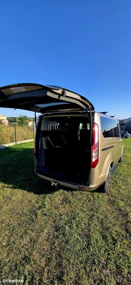Ford Tourneo Custom - 11