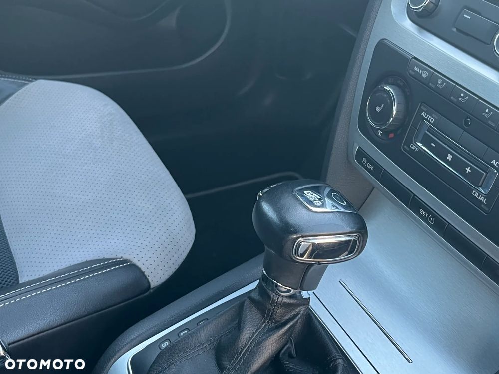 Skoda Octavia 2.0 TDI DPF RS DSG - 25