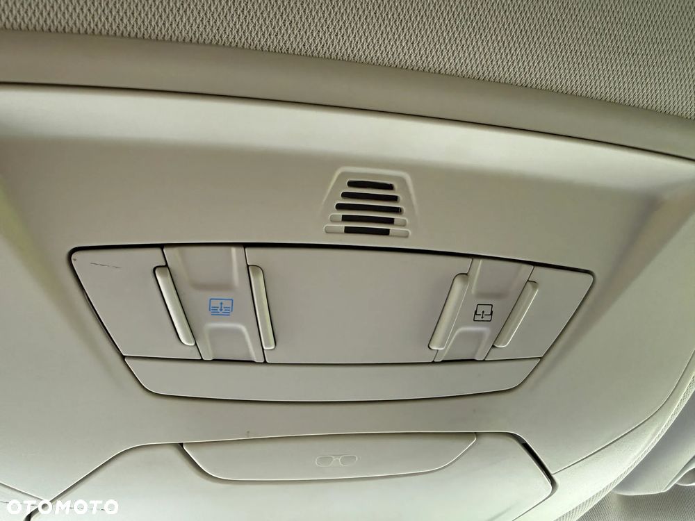 Ford Kuga 2.0 TDCi 2x4 Titanium - 23