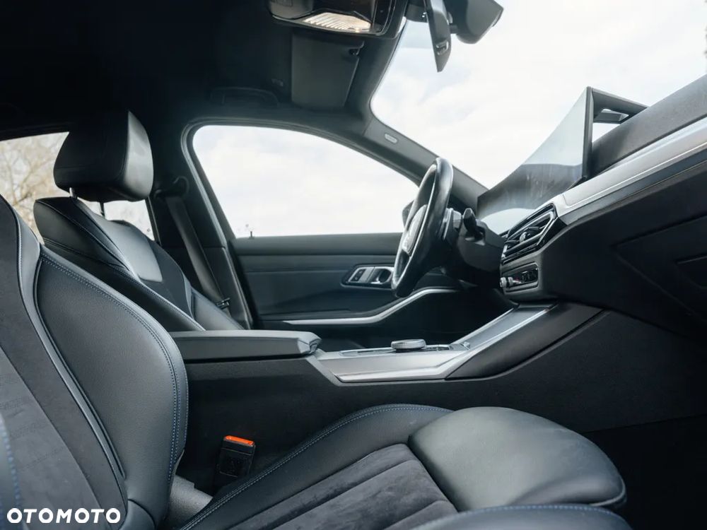 BMW Seria 3 320d xDrive M Sport - 9