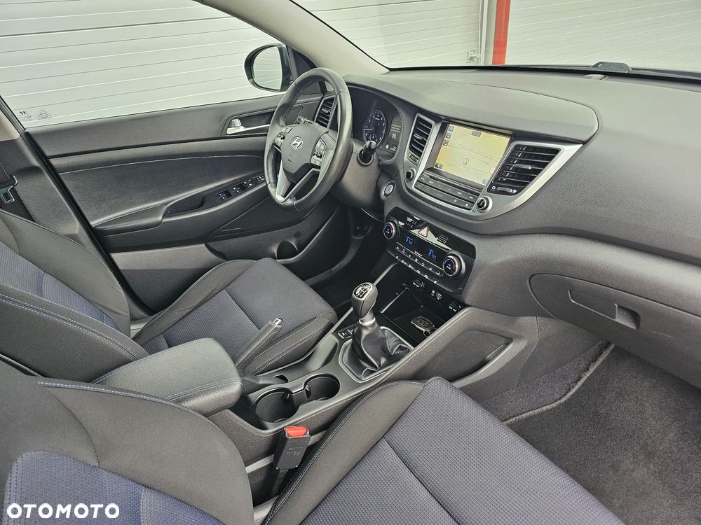Hyundai Tucson blue 1.6 GDi 2WD Navi - 35
