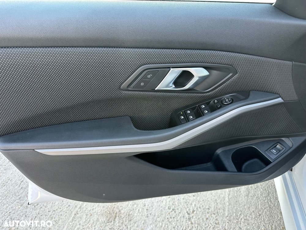 BMW Seria 3 318d Aut. Advantage - 27