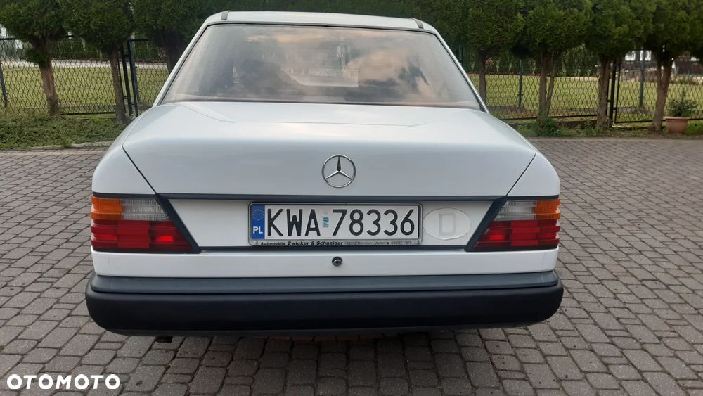 Mercedes-Benz W124 (1984-1993) - 16