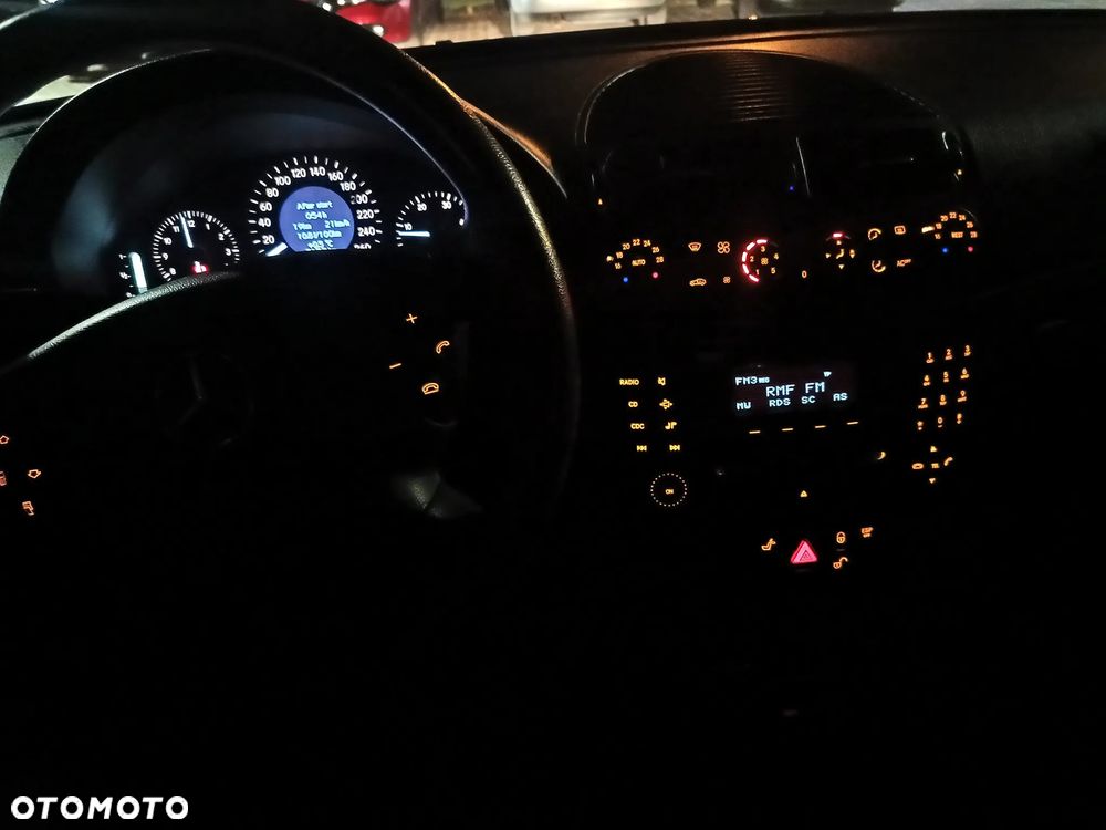 Mercedes-Benz Klasa E 220 CDI Classic DPF - 18