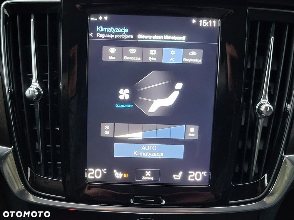 Volvo V90 Cross Country - 32