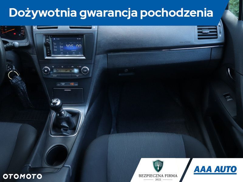 Toyota Avensis - 10