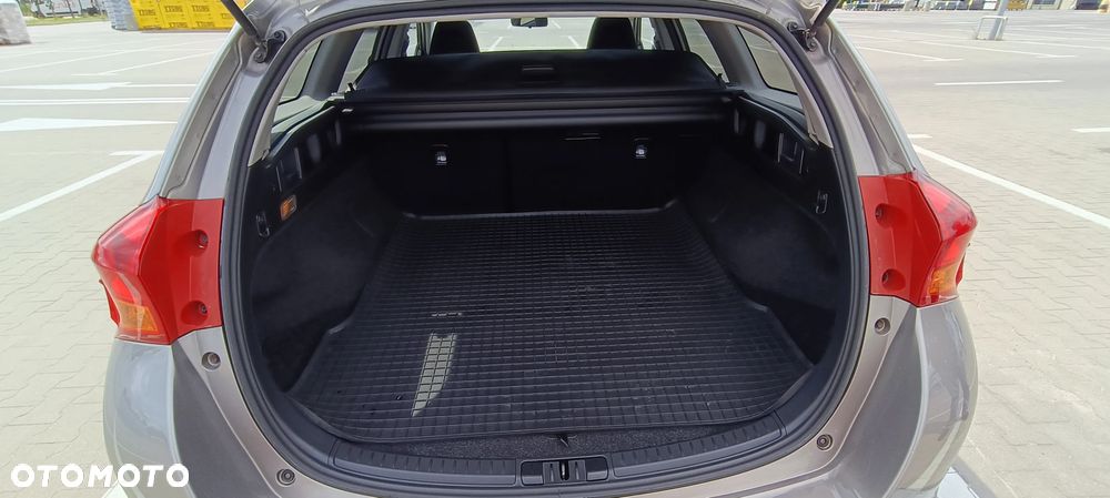 Toyota Auris - 13