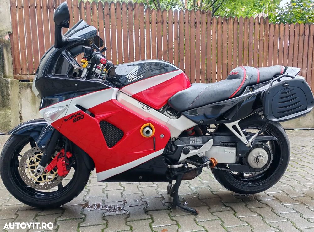 Honda VFR 800F V-Tec - 1