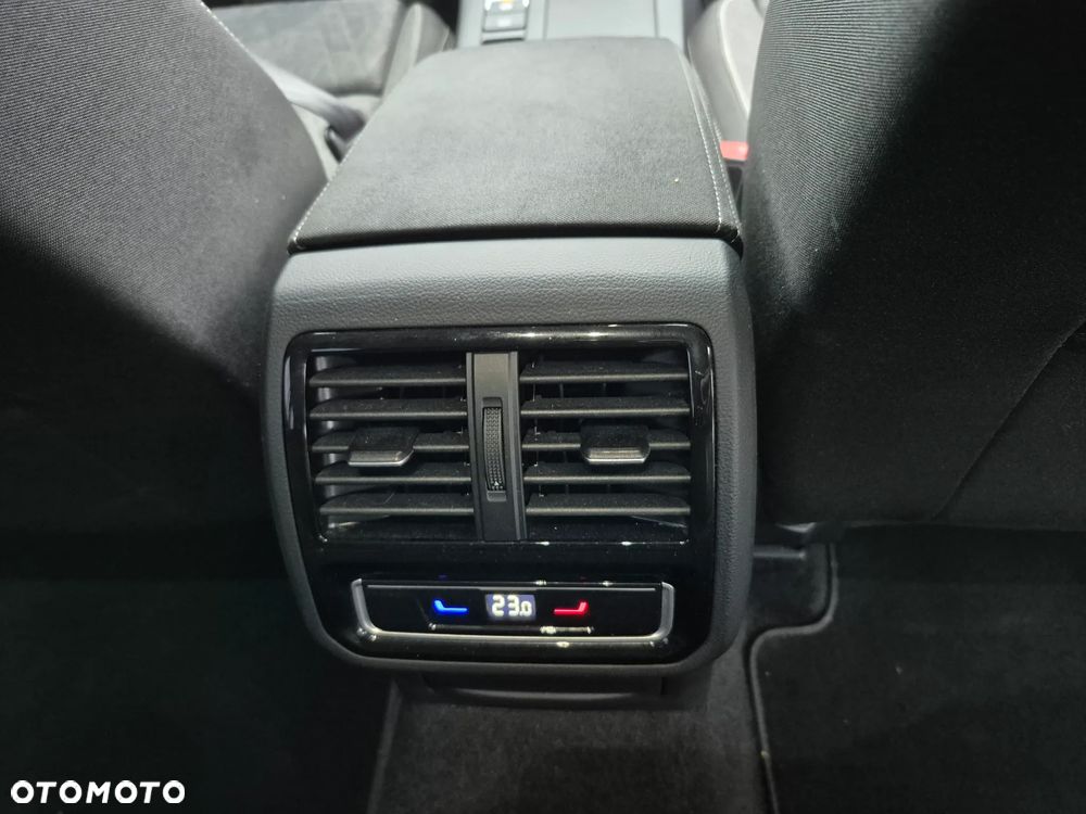 Volkswagen Passat ver-2-0-tdi-scr-dsg-elegance - 13