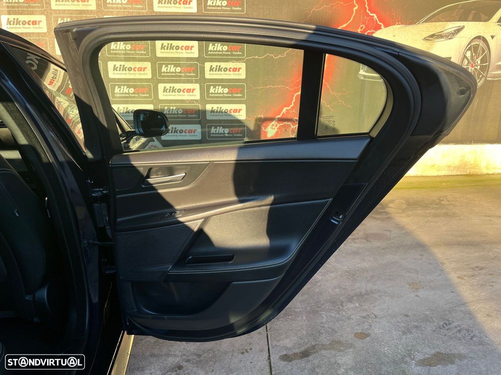 Jaguar XE 2.0 D R-Sport Aut. - 54