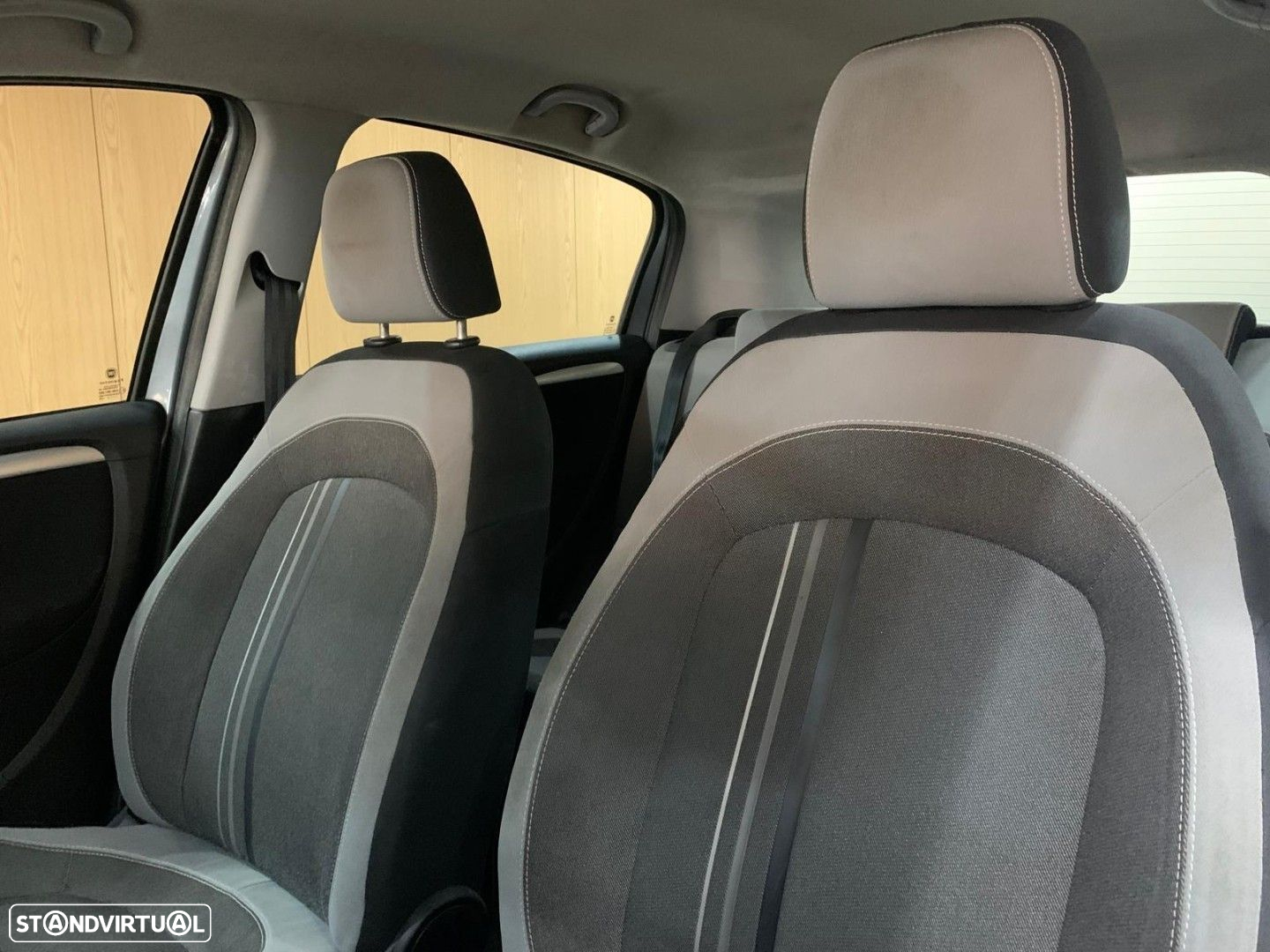 Fiat Punto 1.3 M-Jet Lounge S&S - 10