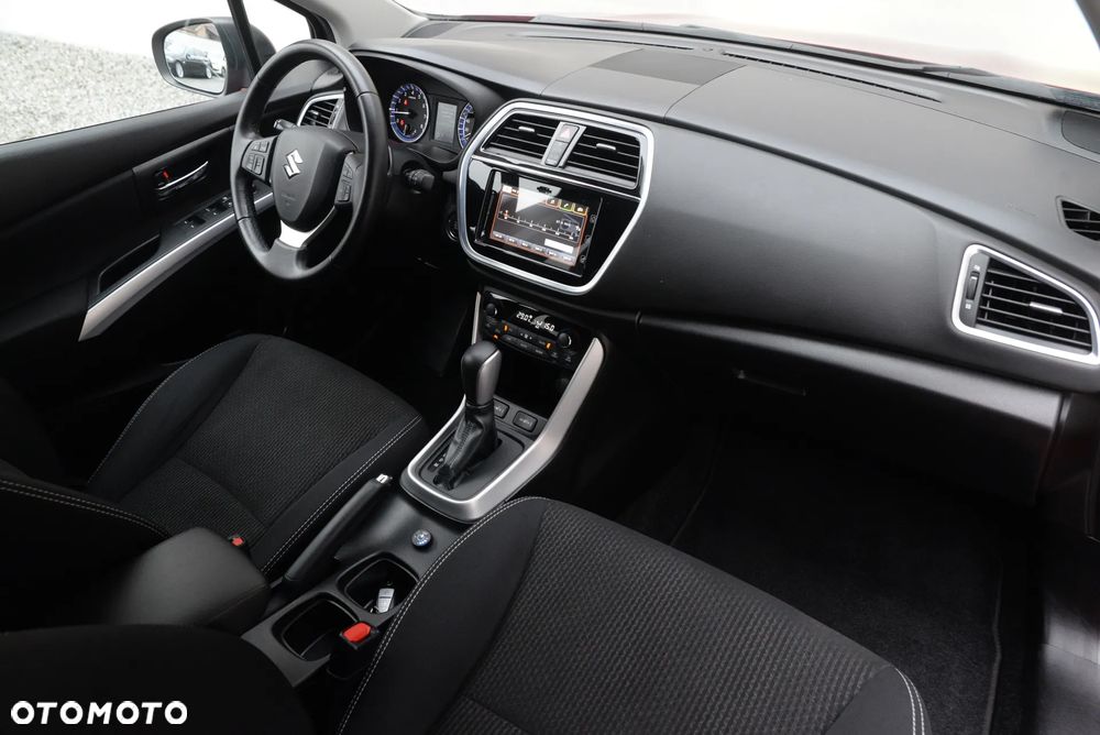 Suzuki SX4 S-Cross 1.4 T Elegance Sun 4WD - 36