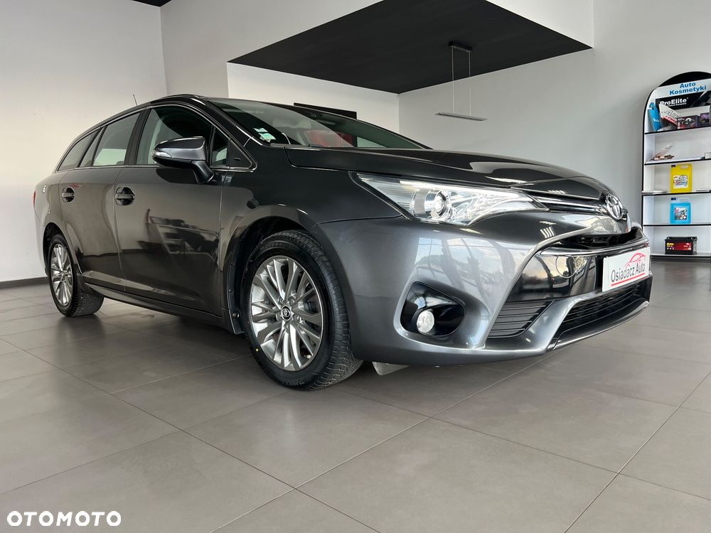 Toyota Avensis - 8